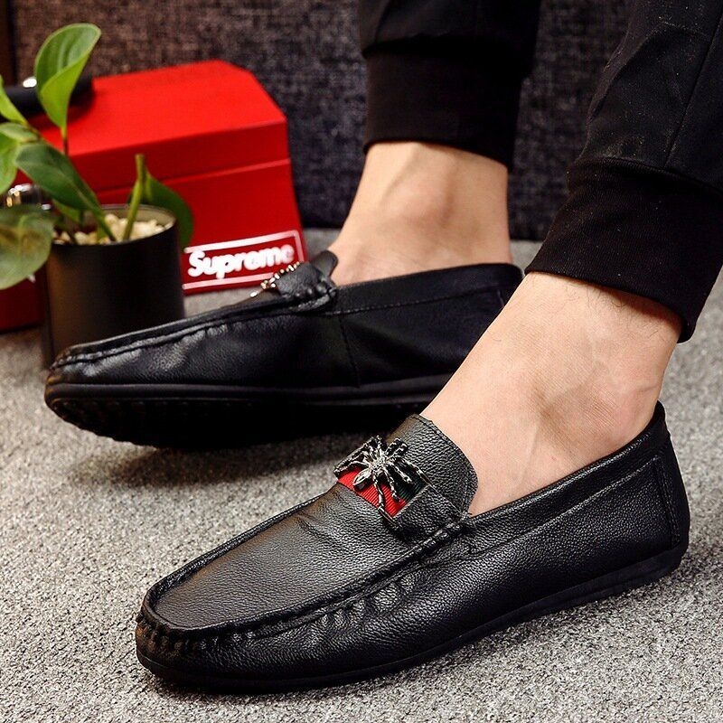 Mężczyźni Pu Butterfly Decoration Fashion Business Slip On Leather Loafers