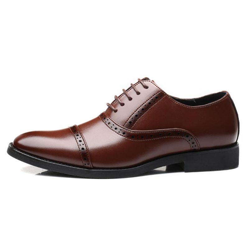 Mężczyźni Brogue Rzeźbione Casual Business Oxfords Sukienka Buty