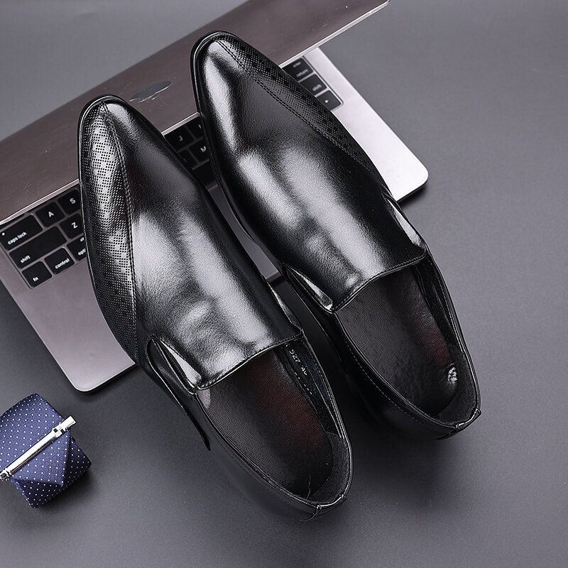 Mężczyźni Pure Color Pointed Toe Casual Slip On Business Dress Shoes