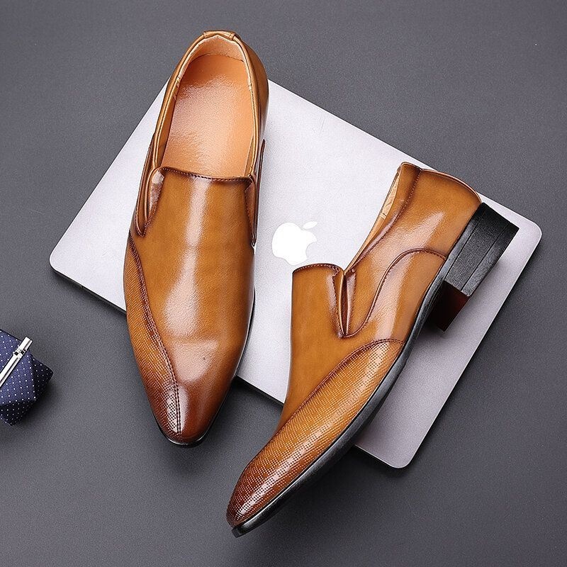 Mężczyźni Pure Color Pointed Toe Casual Slip On Business Dress Shoes