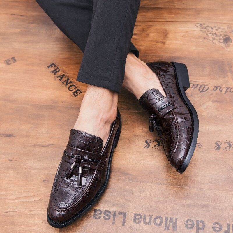 Męskie Skórzane Oddychające Szpiczasty Nosek Miękka Podeszwa Vintage Tassel Casual Business Shoes