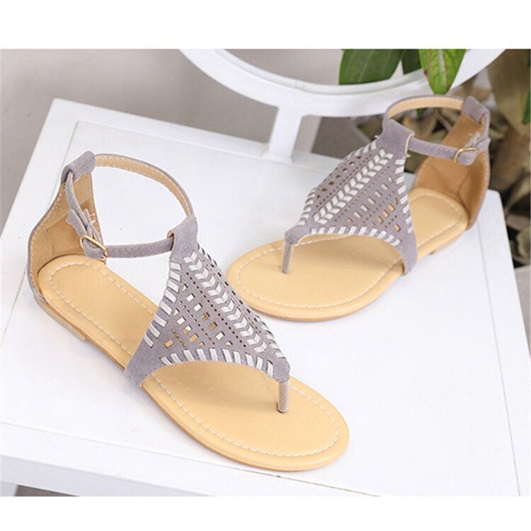 Kobiety Splot Hollow Out Clip Toe Buckle Przyczynowe Summer Beach Płaskie Sandały